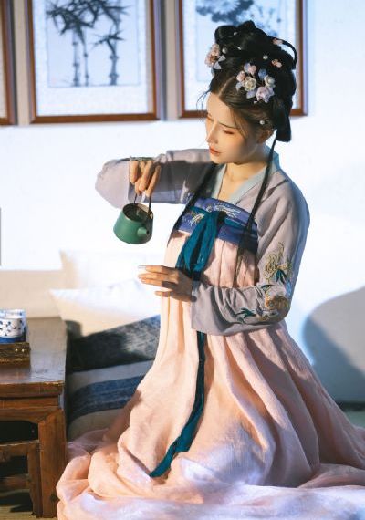 欧美激情巨乳制服字幕_高清版完整版未删减