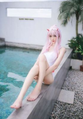 欧美比基尼美女走秀_BD韩语免费电视剧